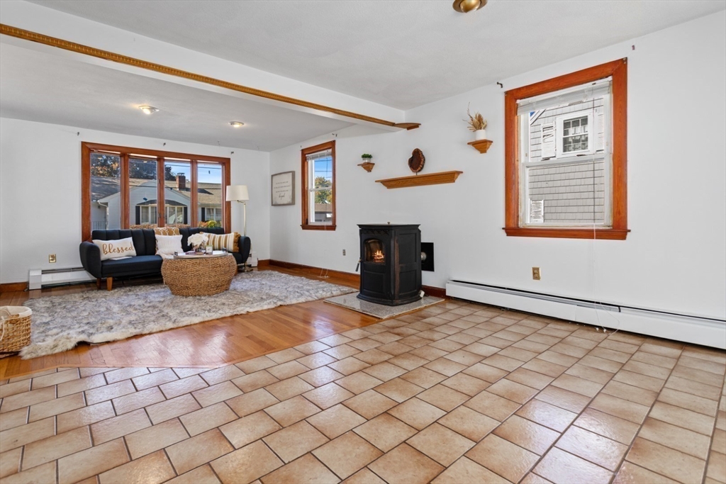 14 Violet Road Peabody, MA 01960 - Photo 3 of 27 Gallery Image 3