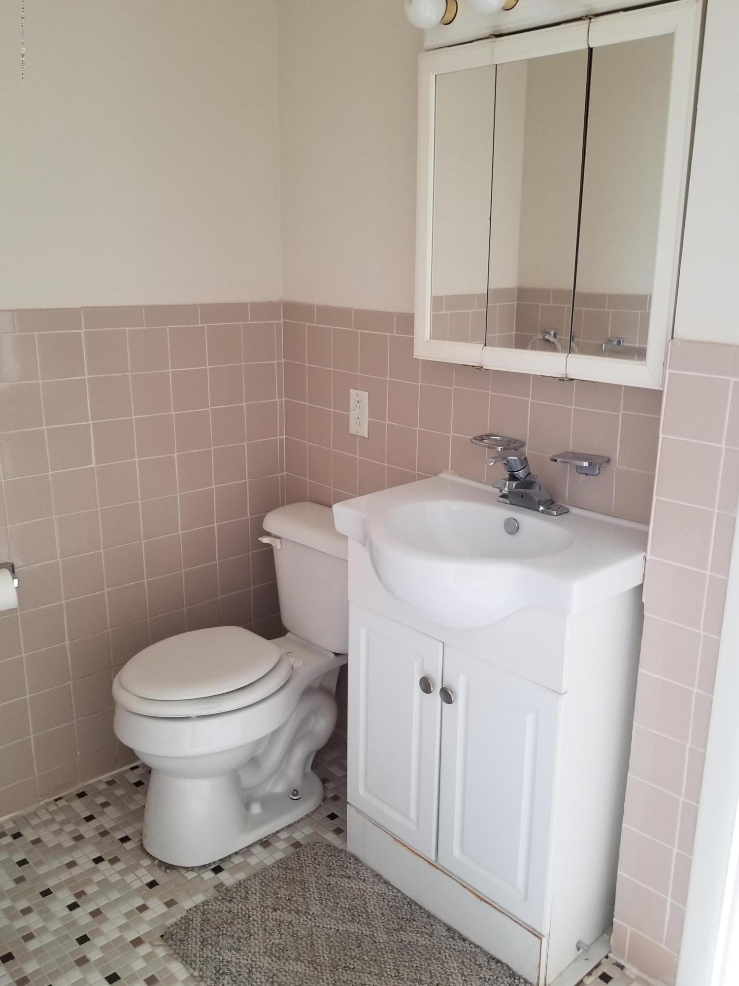 41 Constitution Boulevard Whiting, NJ 08759 - Photo 13 of 25 20190314_120646