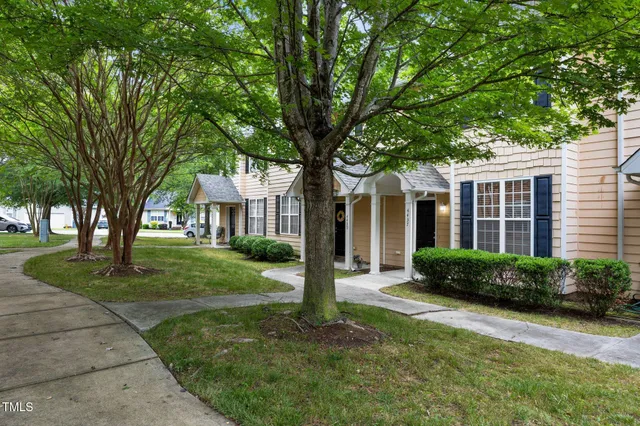 $1,750 | 4437 Moss Garden Path, Raleigh, NC 27616