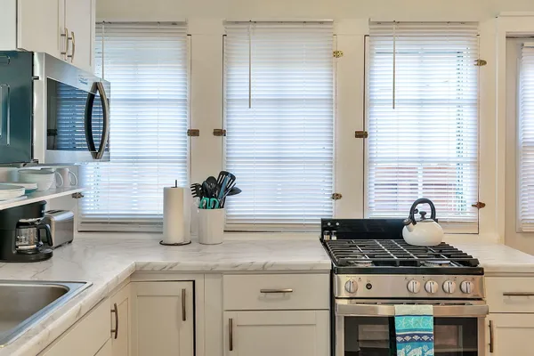 $2,400 | 118 South J Street, Lake Worth Beach, FL 33460