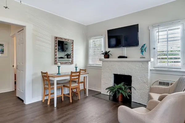 $2,400 | 118 South J Street, Lake Worth Beach, FL 33460