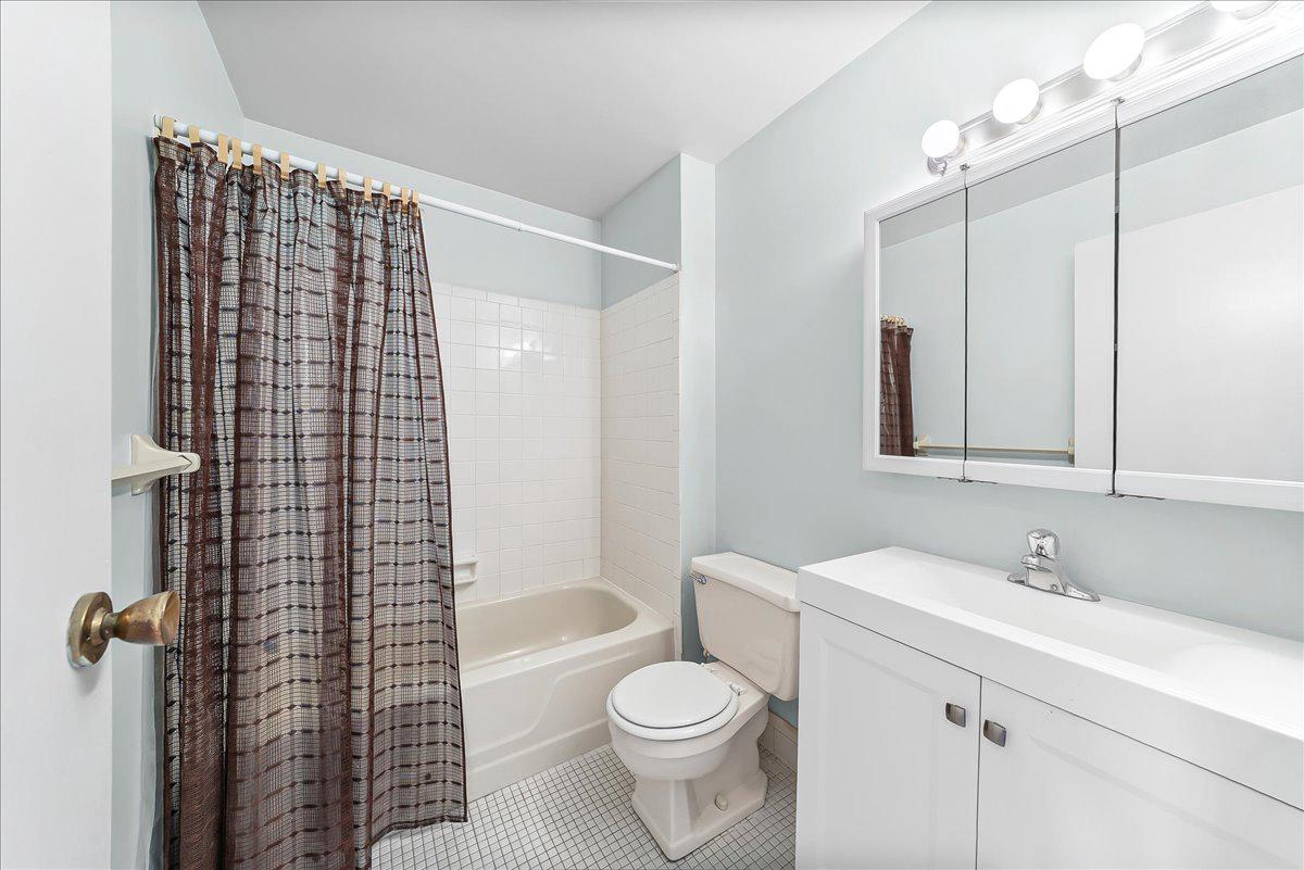 501 North Providence Road, Unit 213 Media, PA 19063 - Photo 19 of 30 Second Full Bathroom