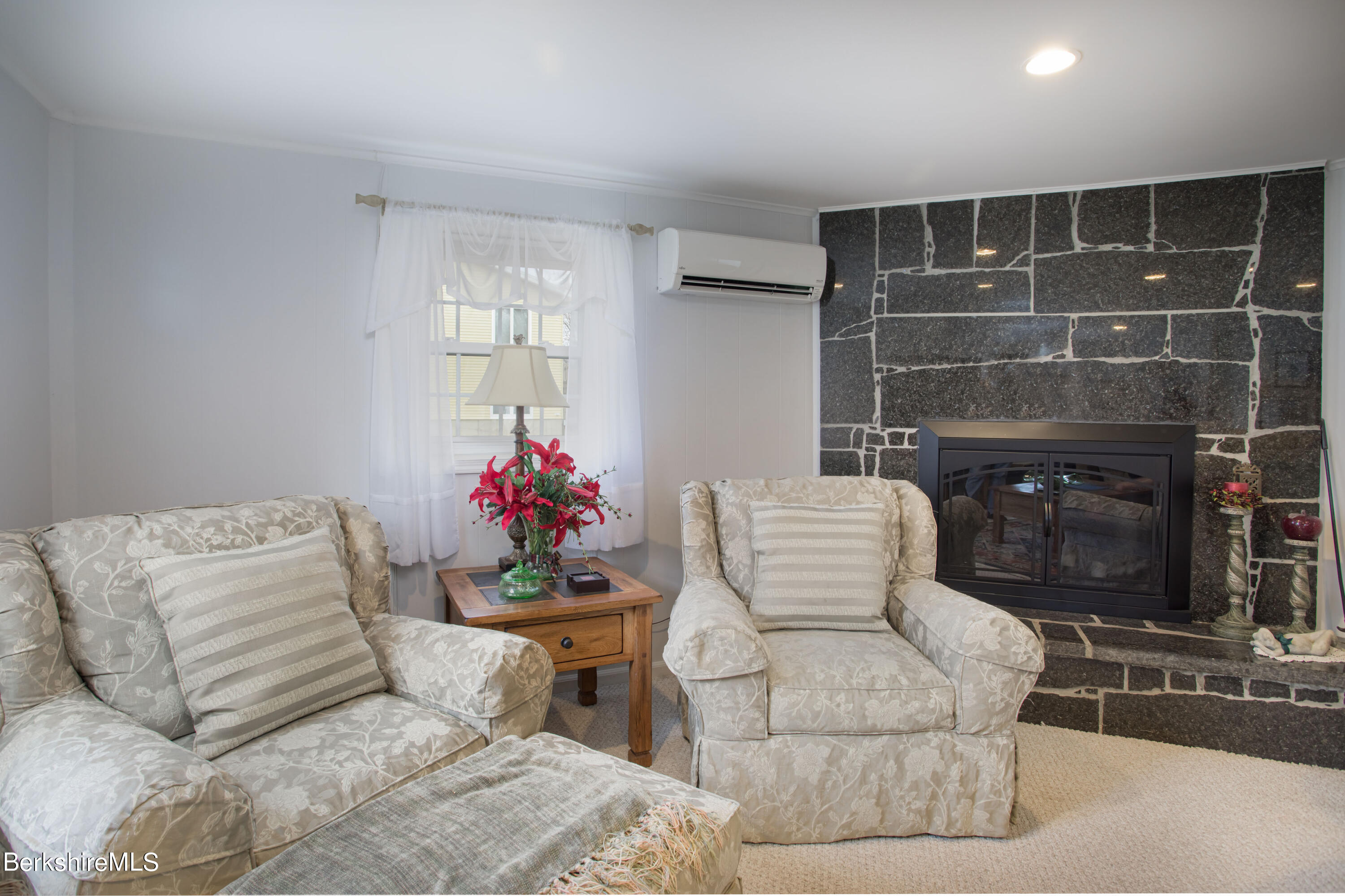 325 State Road Great Barrington, MA 01230 - Photo 21 of 28 325StateRd.29