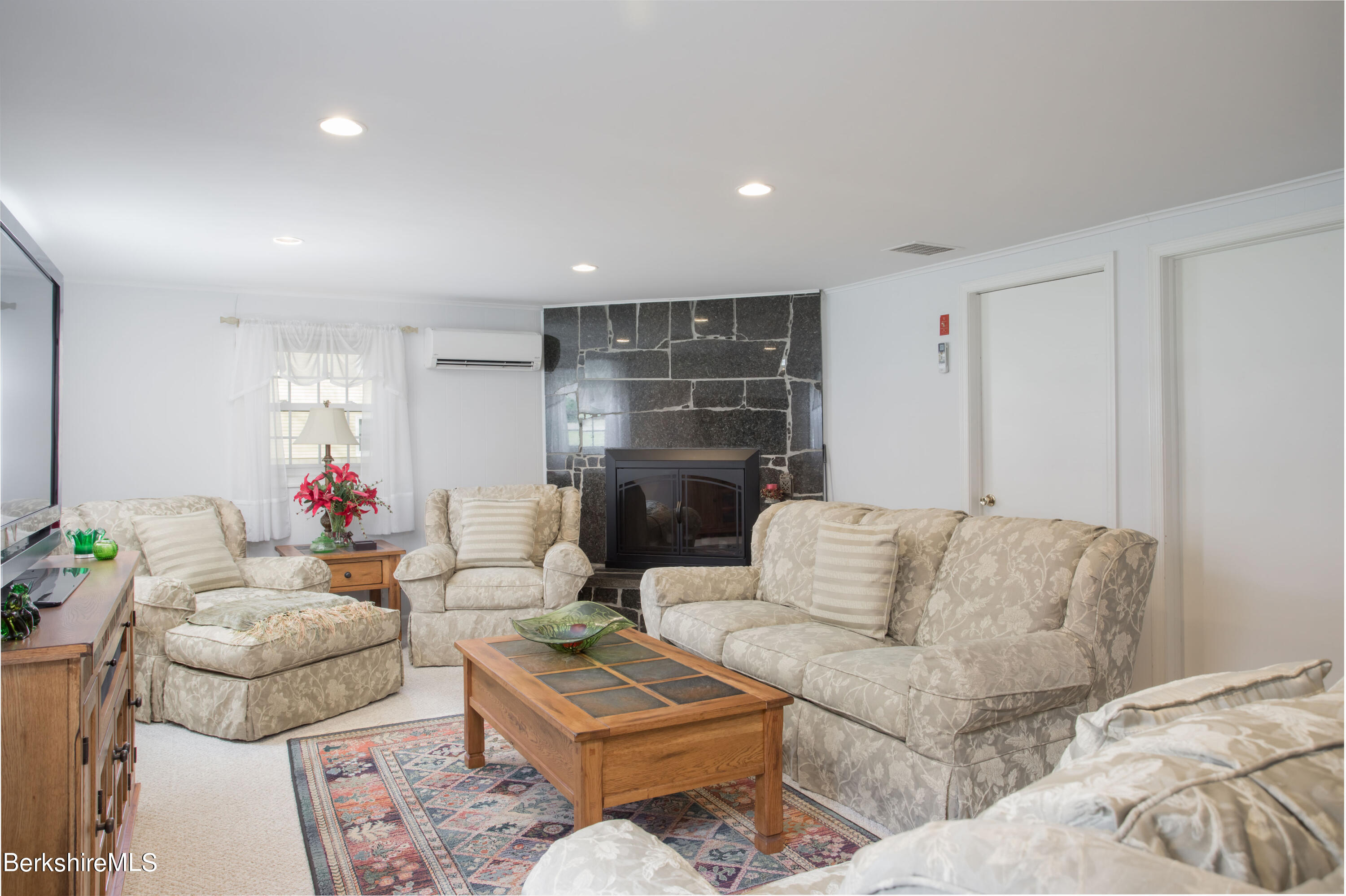 325 State Road Great Barrington, MA 01230 - Photo 22 of 28 325StateRd.30
