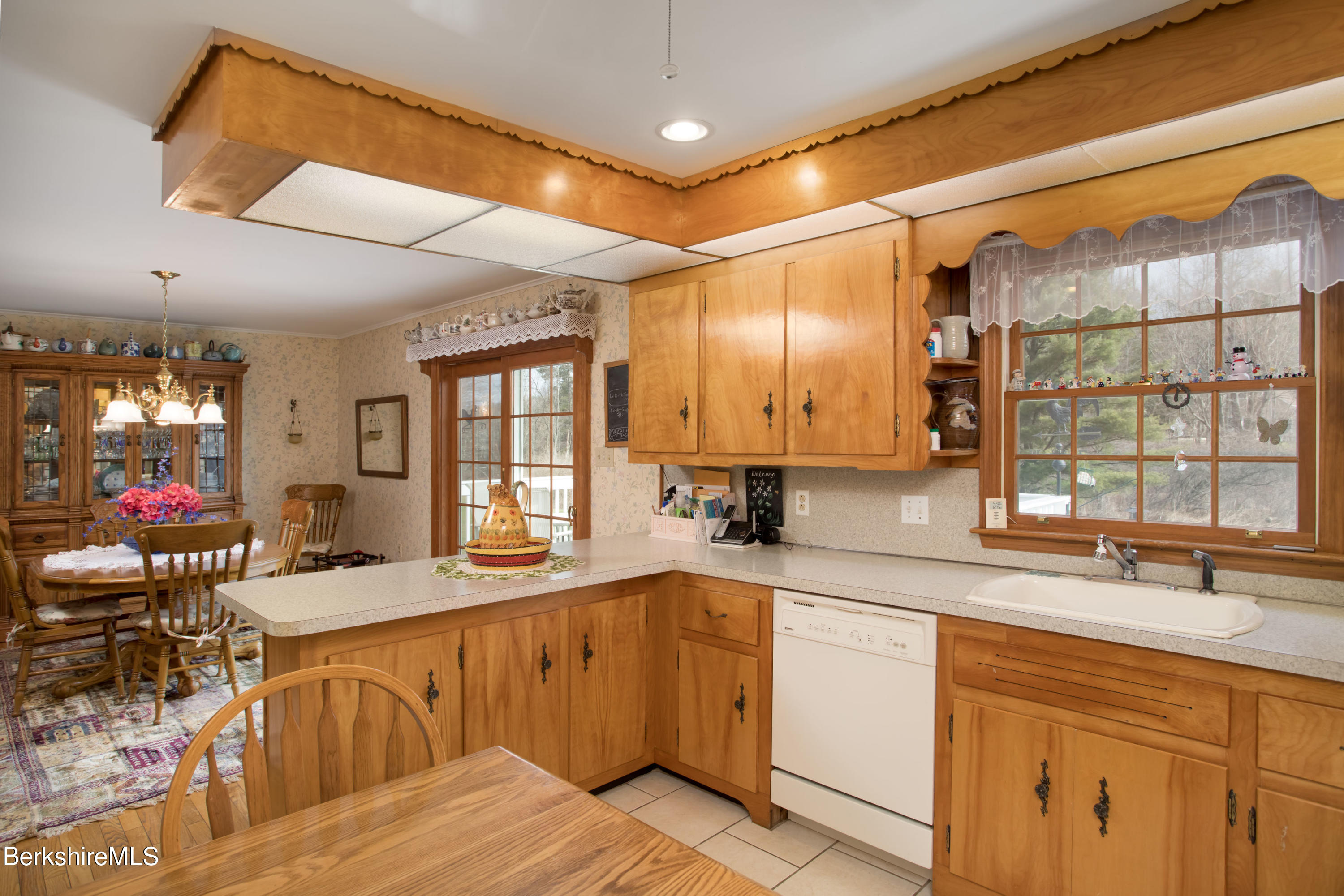 325 State Road Great Barrington, MA 01230 - Photo 10 of 28 325StateRd.13