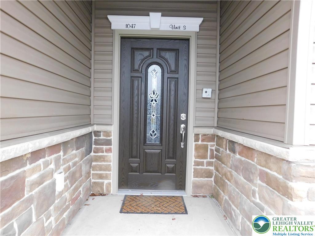 1047 Cetronia Road, Unit 3 Breinigsville, PA 18031 - Photo 2 of 19