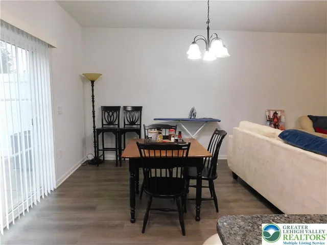 $2,350 | 1047 Cetronia Road, Unit 3, Breinigsville, PA 18031