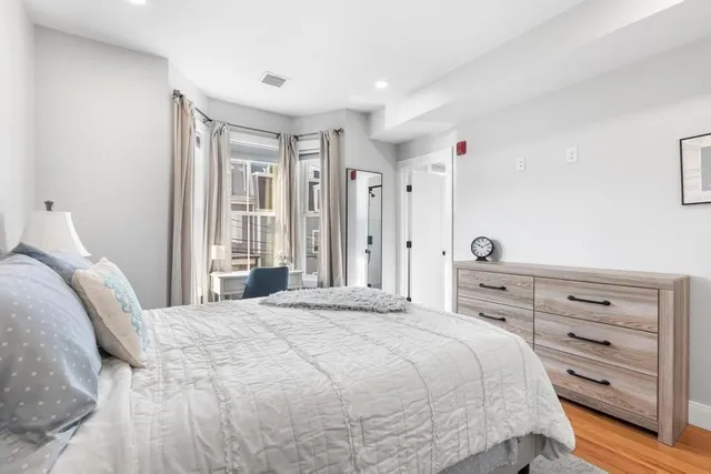 $3,900 | 176 West Seventh Street, Unit 2, Boston, MA 02127