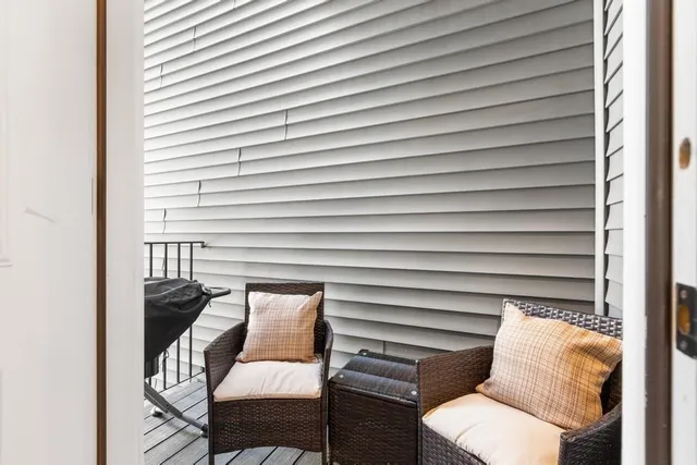 $3,900 | 176 West Seventh Street, Unit 2, Boston, MA 02127