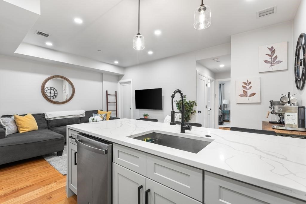 176 West Seventh Street, Unit 2 Boston, MA 02127 - Photo 5 of 22