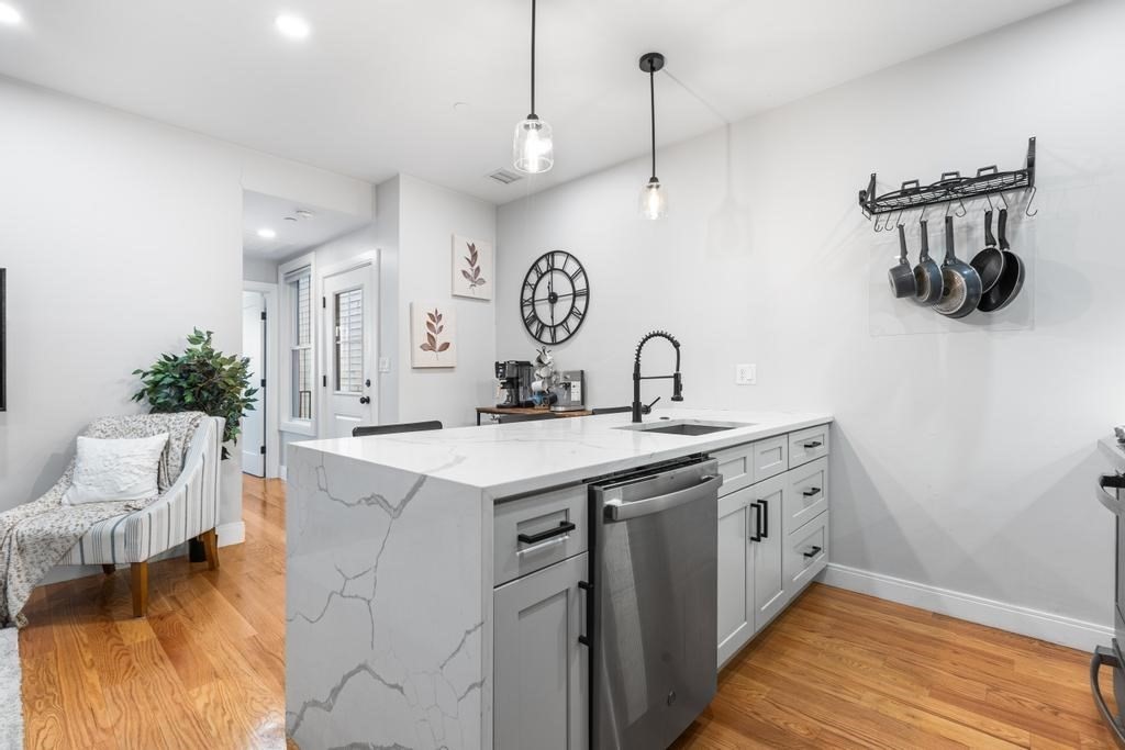 176 West Seventh Street, Unit 2 Boston, MA 02127 - Photo 7 of 22