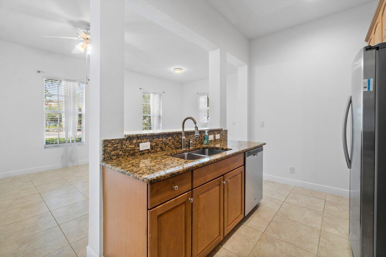 8209 Northwest 8th Way Boca Raton, FL 33487 - Photo 12 of 32 010-8209Northwest8Way-BocaRaton-FL-33487