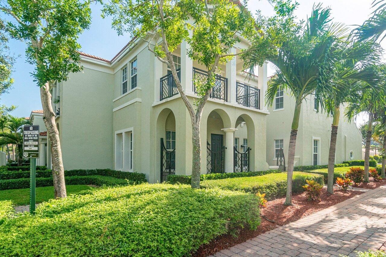 8209 Northwest 8th Way Boca Raton, FL 33487 - Photo 5 of 32 003-8209Northwest8Way-BocaRaton-FL-33487