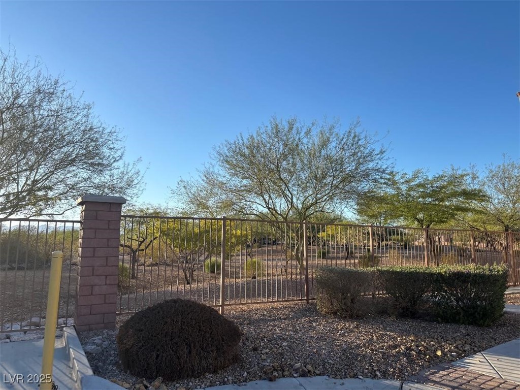 8690 West Diamond Sand Avenue Las Vegas, NV 89178 - Photo 25 of 25 View of gate