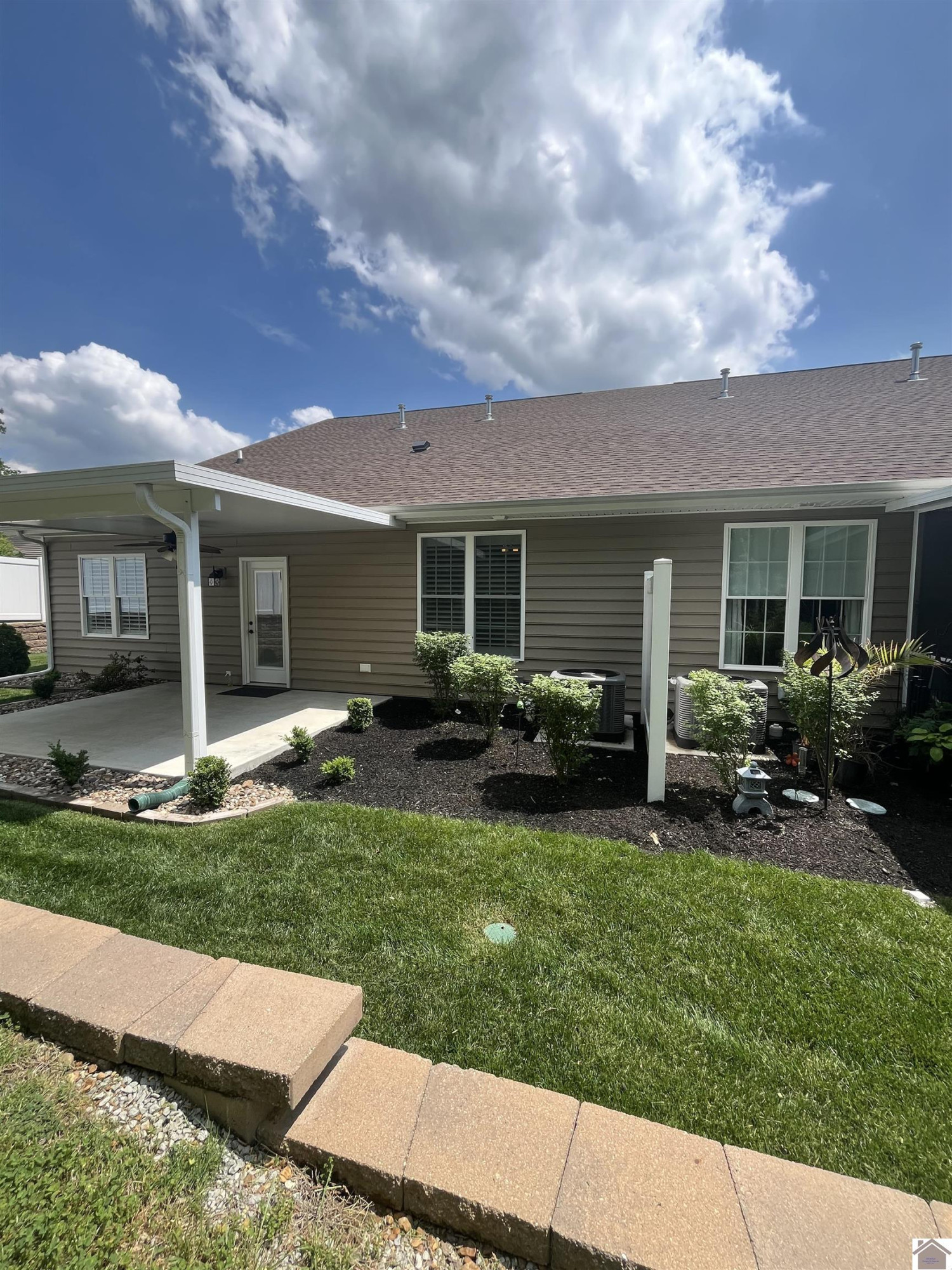 403 Villa Ridge Drive Paducah, KY 42003 - Photo 2 of 8 Photo 2