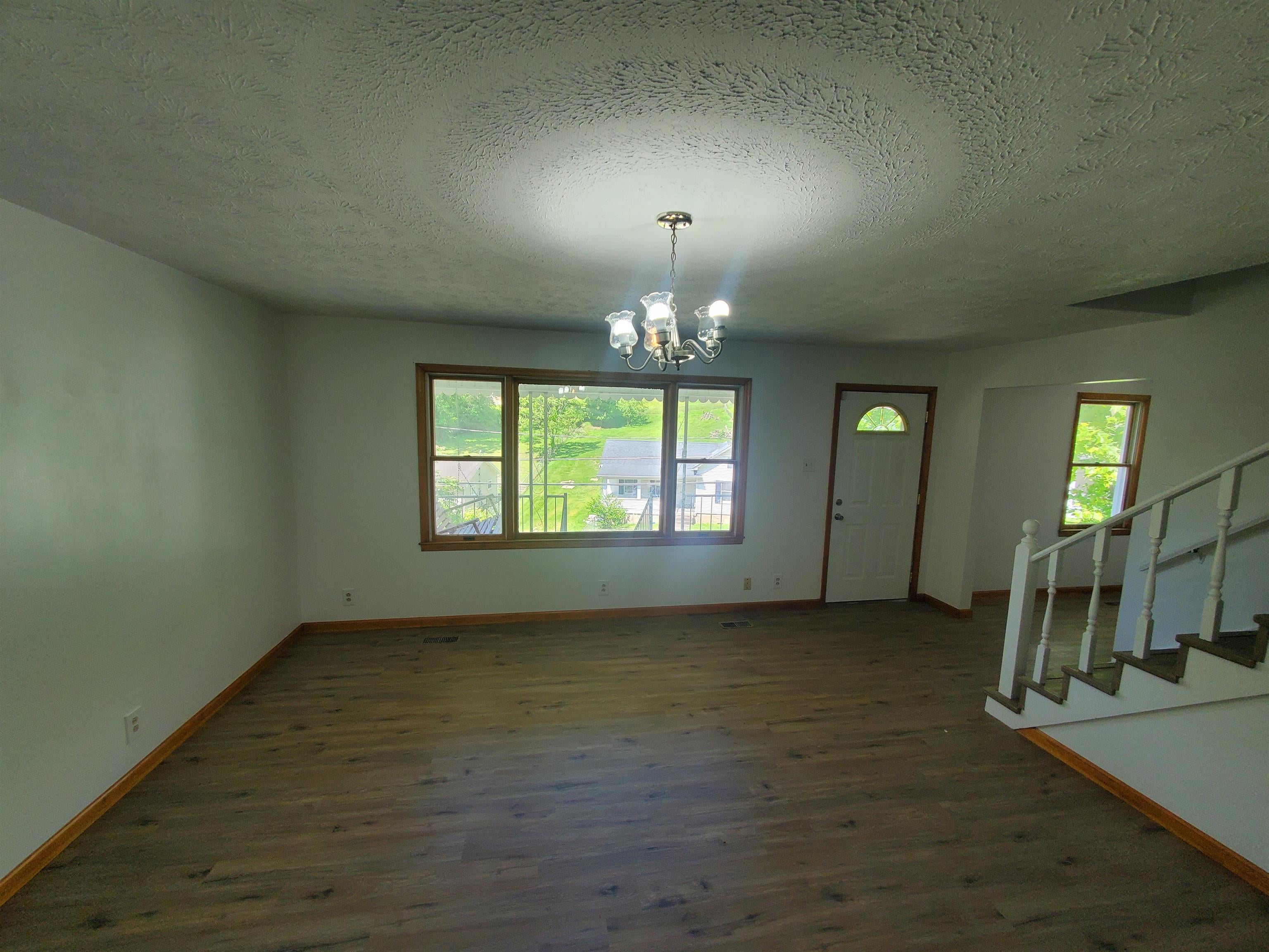 310 Rotary Road Huntington, WV 25705 - Photo 3 of 14 Gallery Image 3