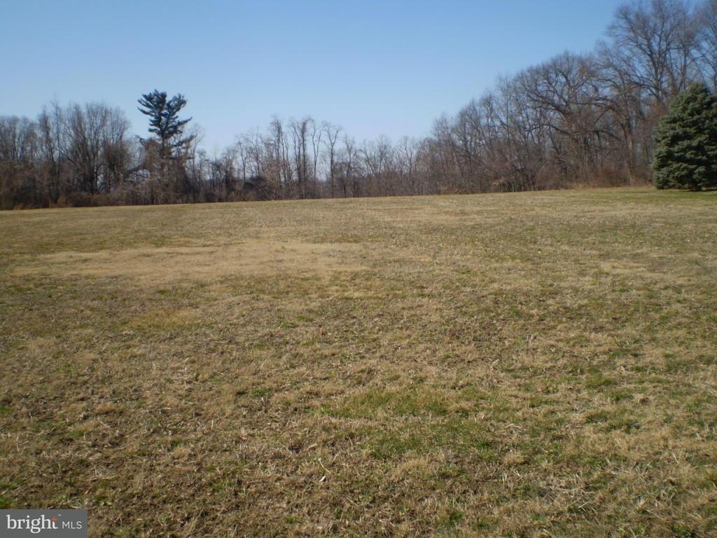 384 Indianhead Road Columbia, PA 17512 - Photo 1 of 1 Gallery Image 1
