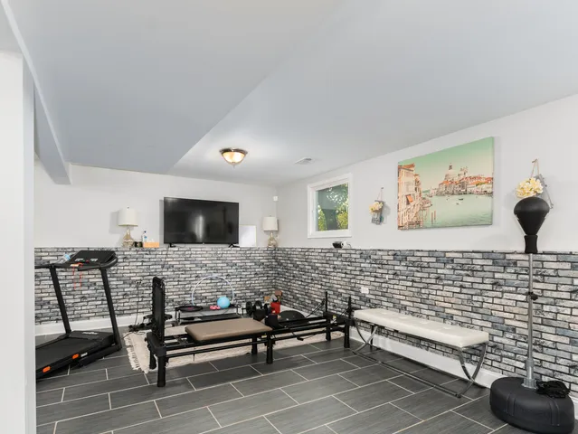 $392,500 | 1591 Hillcrest Avenue, Hanover Park, IL 60133