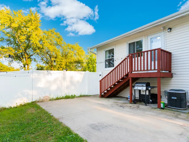 $392,500 | 1591 Hillcrest Avenue, Hanover Park, IL 60133