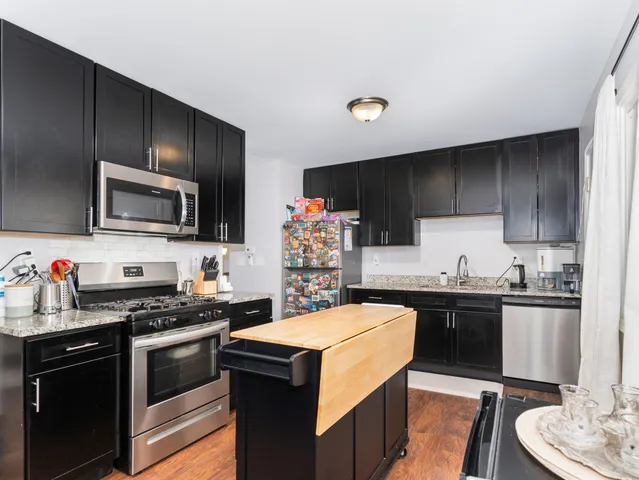 $392,500 | 1591 Hillcrest Avenue, Hanover Park, IL 60133