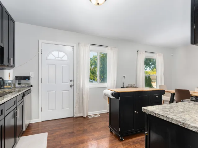 $392,500 | 1591 Hillcrest Avenue, Hanover Park, IL 60133