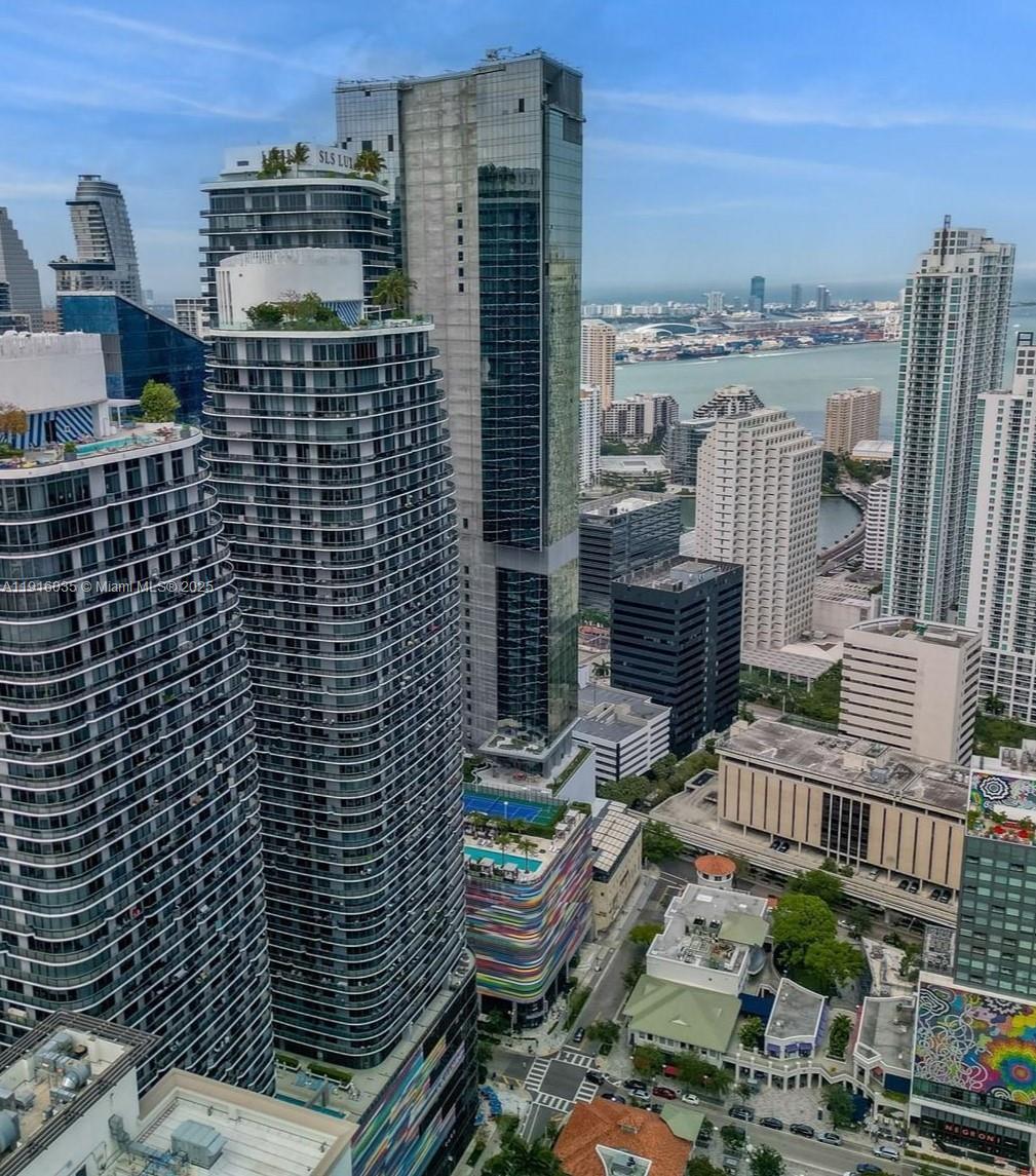 55 Southwest 9th Street, Unit 2902 Miami, FL 33130 - Photo 4 of 22 a view of buildings