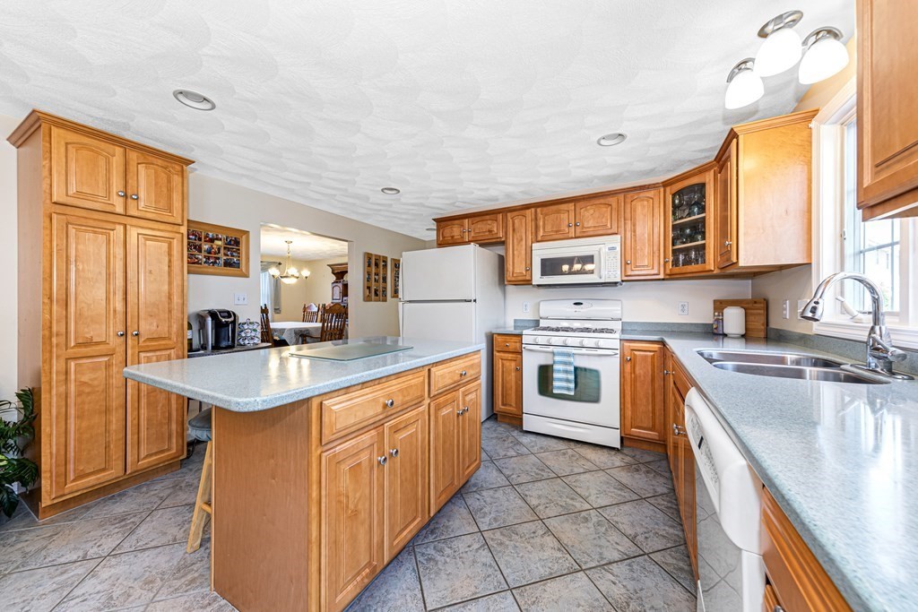 3 Hitching Hill Road Saugus, MA 01906 - Photo 23 of 42 Gallery Image 23