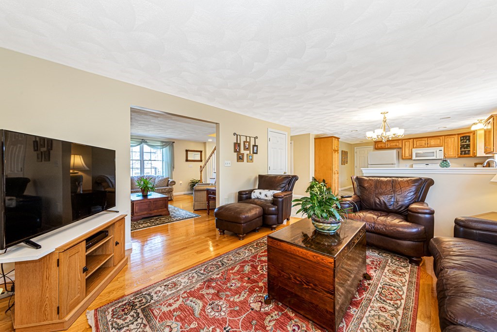 3 Hitching Hill Road Saugus, MA 01906 - Photo 8 of 42 Gallery Image 8