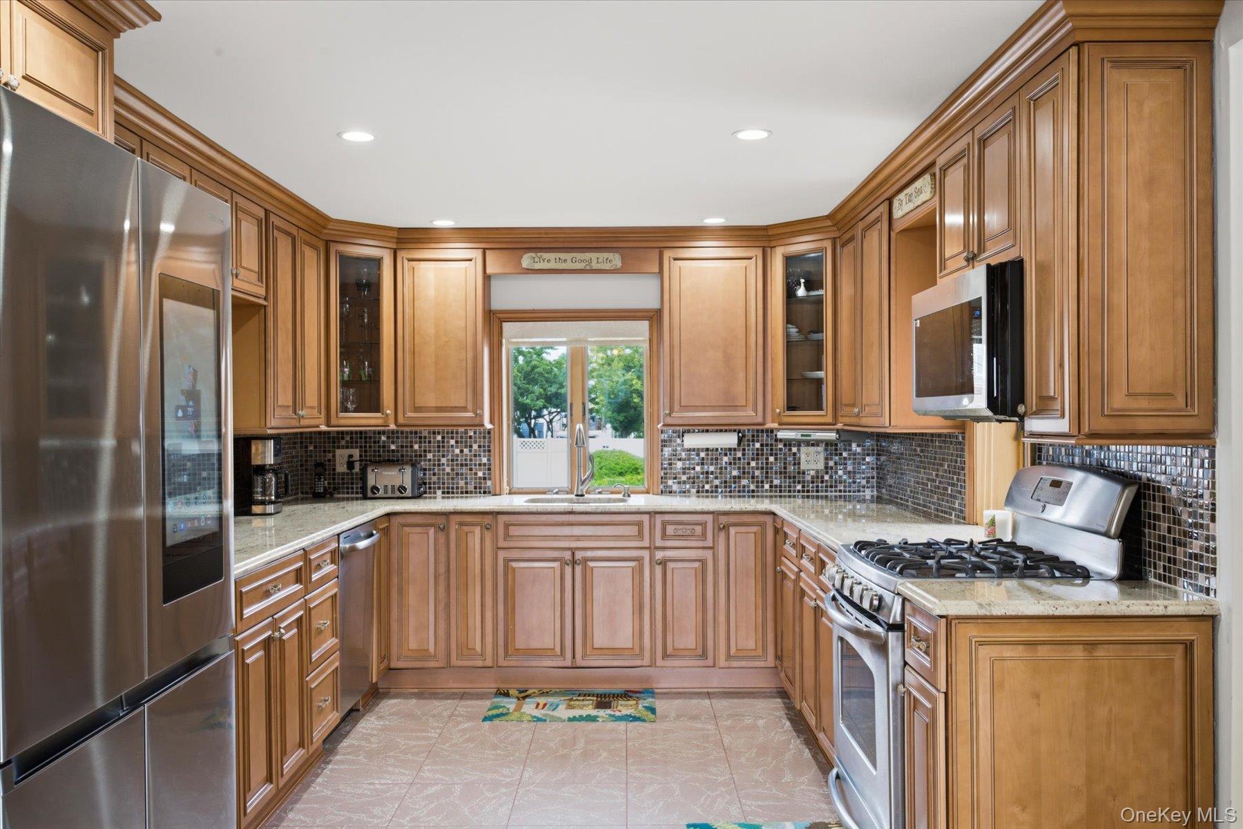 20 Barry Road Amityville, NY 11701 - Photo 15 of 49