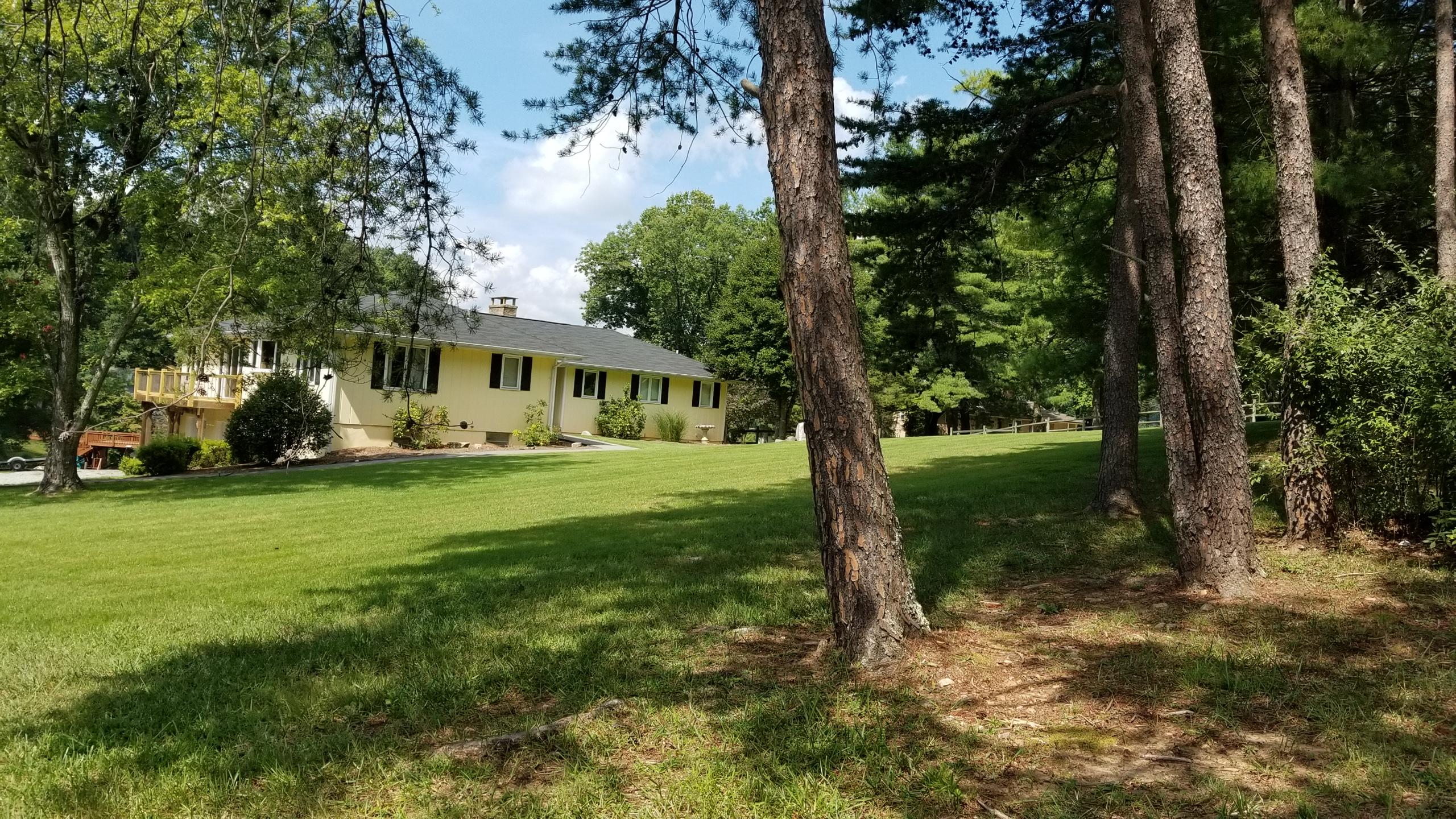 104 Mockingbird Hill Road Moneta, VA 24121 - Photo 52 of 52 20180905_120054
