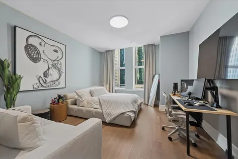 $2,675,000 | 435 North Michigan Avenue, Unit 503, Chicago, IL 60611