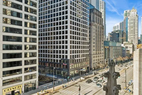 $2,675,000 | 435 North Michigan Avenue, Unit 503, Chicago, IL 60611