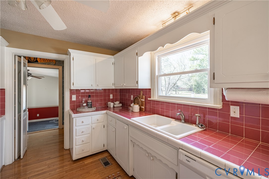 17330 Branders Bridge Road Colonial Heights, VA 23834 - Photo 21 of 55