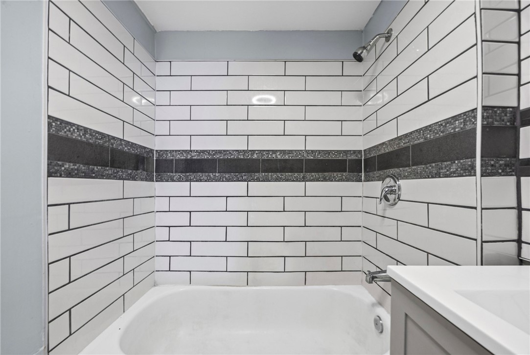171 Oakland Street Rochester, NY 14620 - Photo 26 of 50
