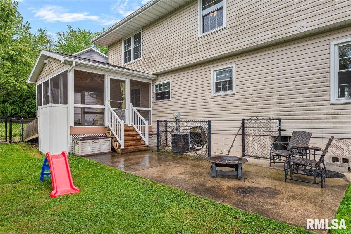 3960 North Northbrook Drive Decatur, IL 62526 - Photo 33 of 37