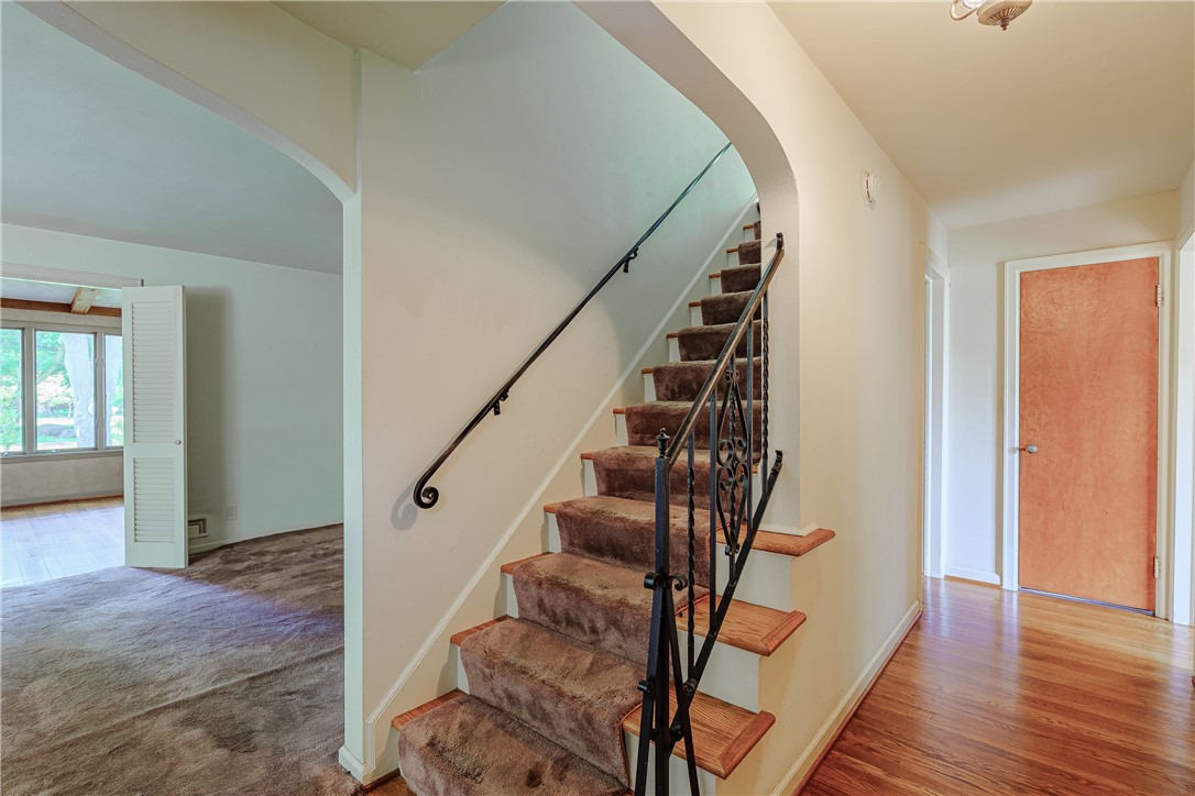 33 Irving Road Rochester, NY 14618 - Photo 7 of 43