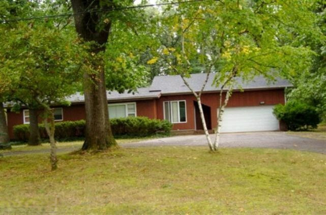 45239 86th Avenue Decatur, MI 49045 - Photo 1 of 10 Primary Photo