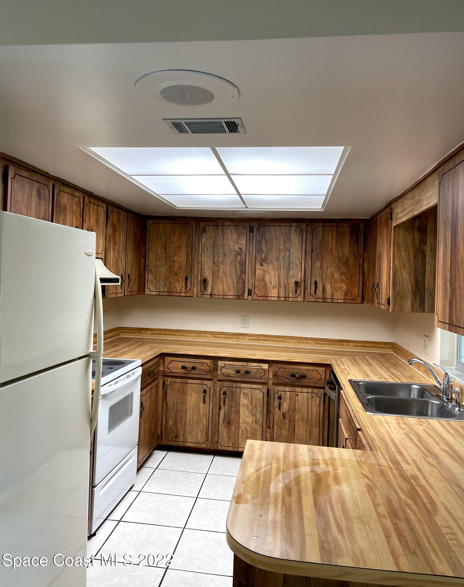 2012 Beekman Street Northeast Palm Bay, FL 32905 - Photo 5 of 16 IMG_7306