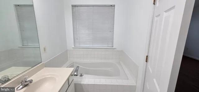 $2,950 | 20544 Blue Heron Terrace, Sterling, VA 20165