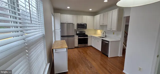 $2,950 | 20544 Blue Heron Terrace, Sterling, VA 20165