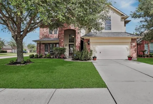 front view of house with a yard