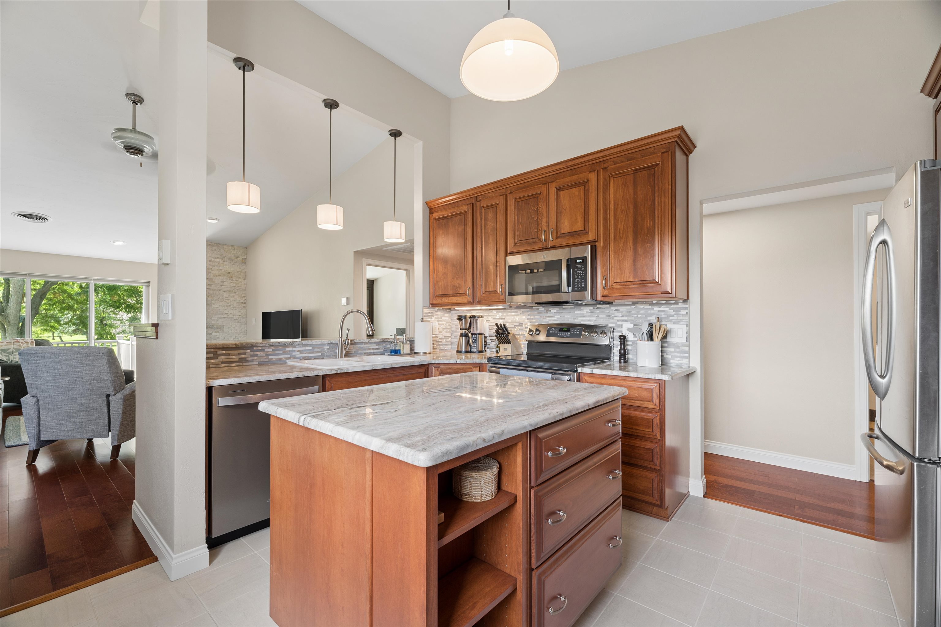 1121 South Oneida Street Appleton, WI 54915 - Photo 8 of 26 Gallery Image 8