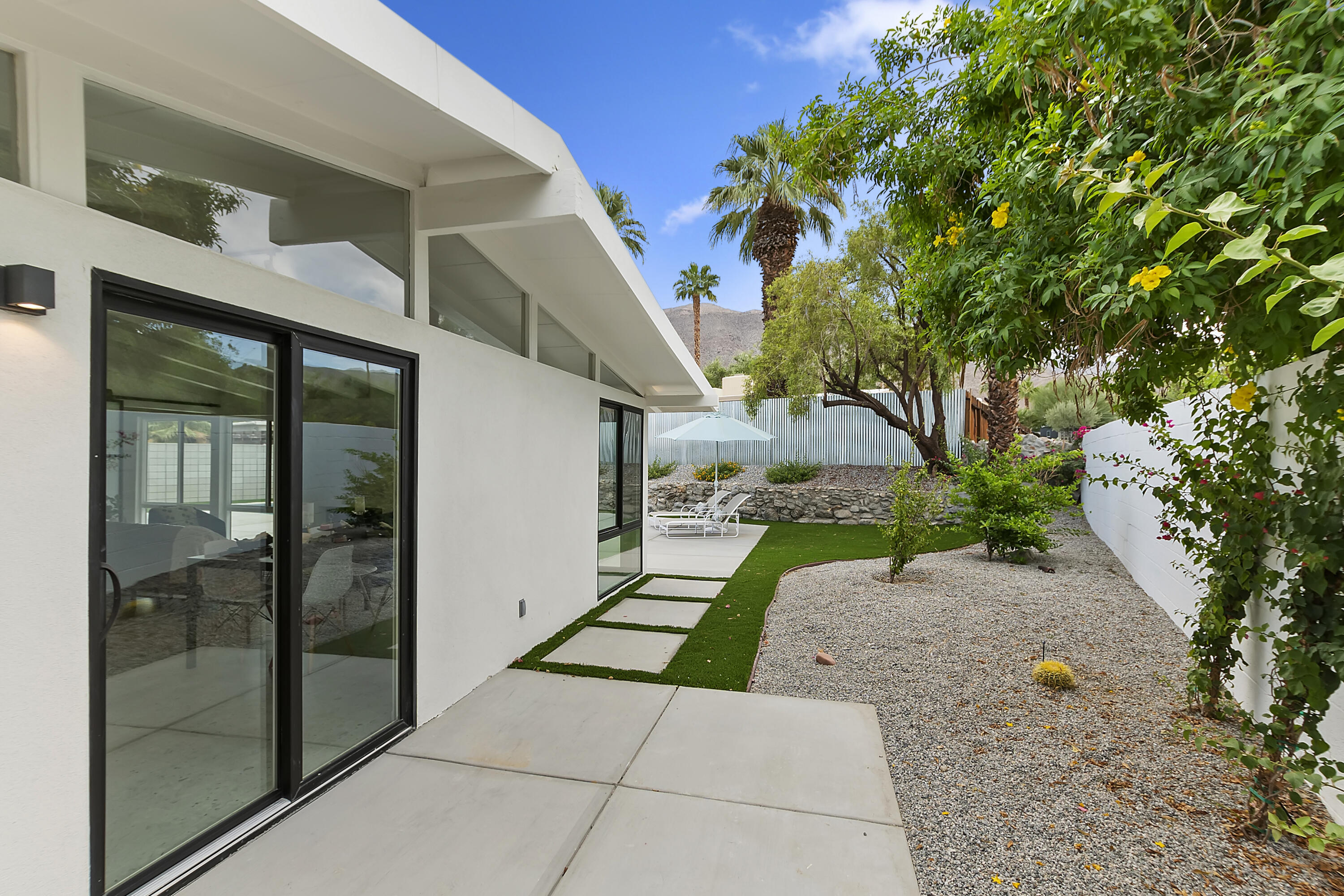 71785 San Gorgonio Road Rancho Mirage, CA 92270 - Photo 43 of 56 047_Side Yard