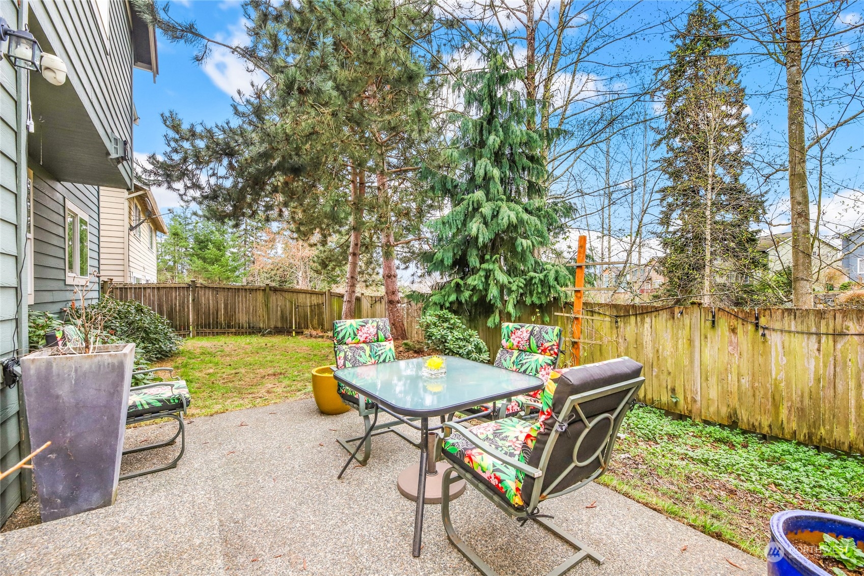 210 202nd Street Southeast Bothell, WA 98012 - Photo 27 of 33 a view of a backyard with swimming pool and furniture