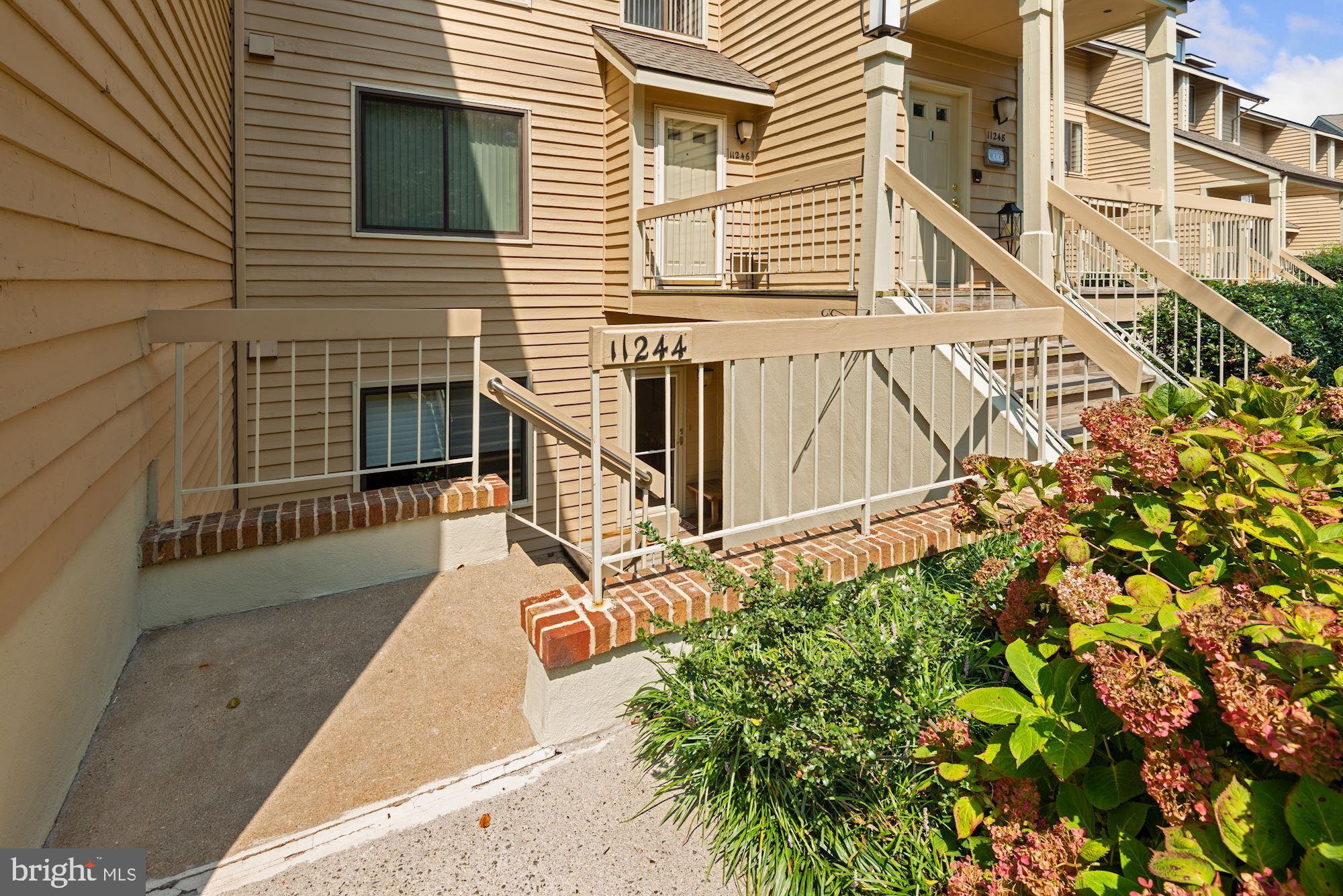 11244 Harbor Court Reston, VA 20191 - Photo 3 of 26 Gallery Image 3