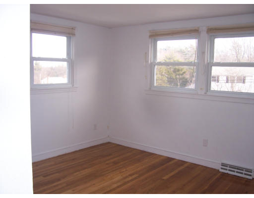 19 Kipling Road Weymouth, MA 02190 - Photo 8 of 13 Gallery Image 8