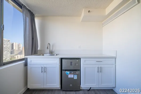 $1,700 | 444 Niu Street, Unit 2412, Honolulu, HI 96815