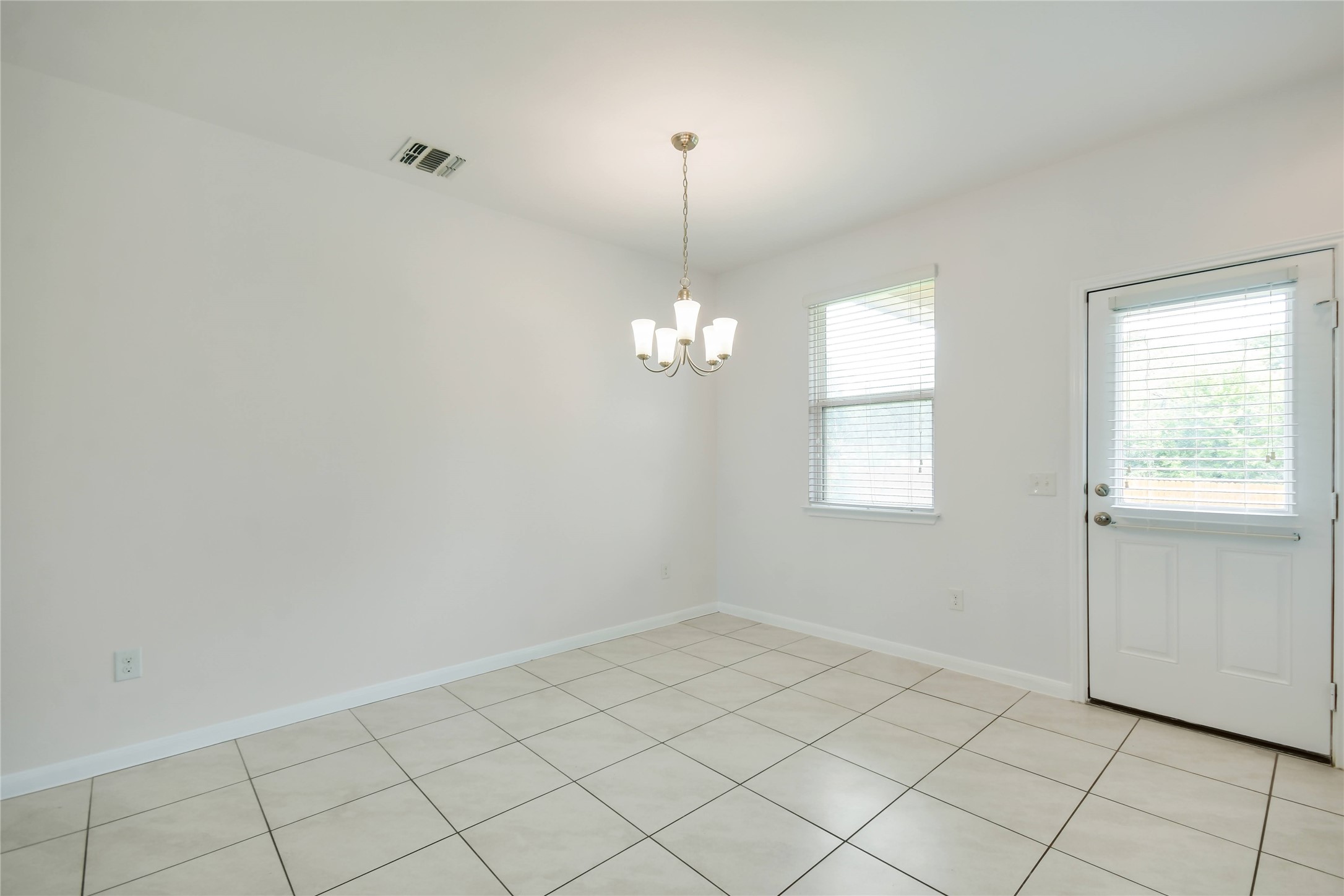 6525 Ranchito Drive Austin, TX 78744 - Photo 13 of 36