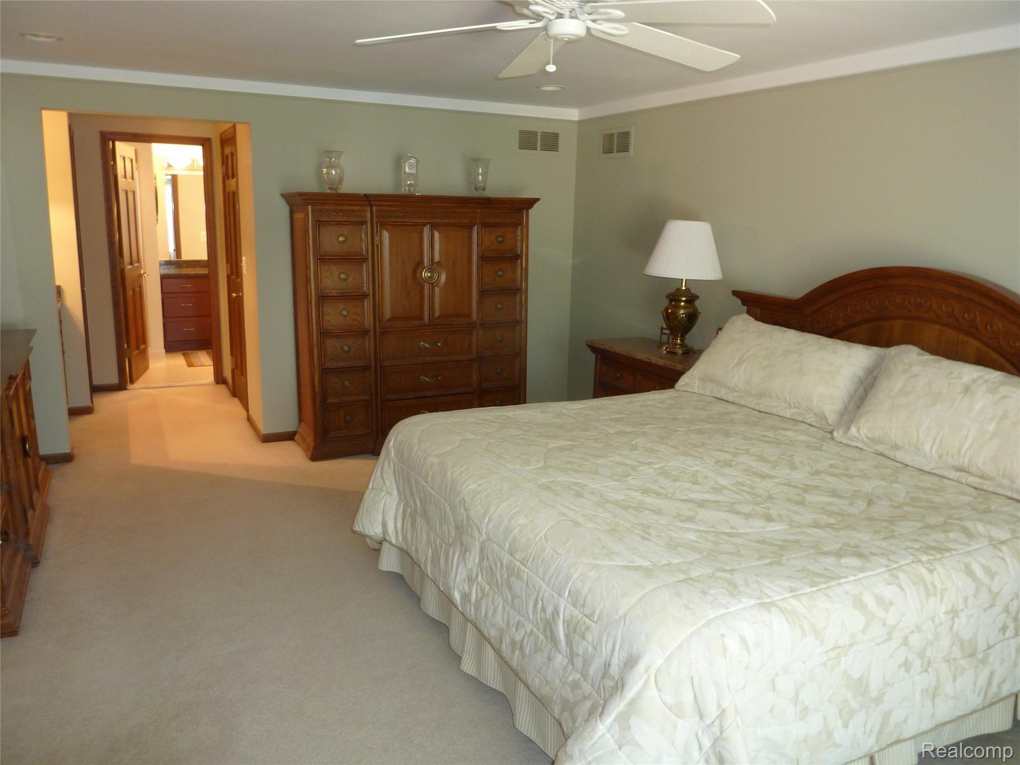 3421 Summit Ridge Drive Rochester, MI 48306 - Photo 38 of 58 P1080316.JPG