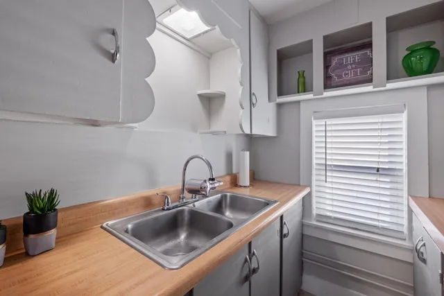 $2,100 | 526 Hevey Street, Unit 4, Manchester, NH 03102